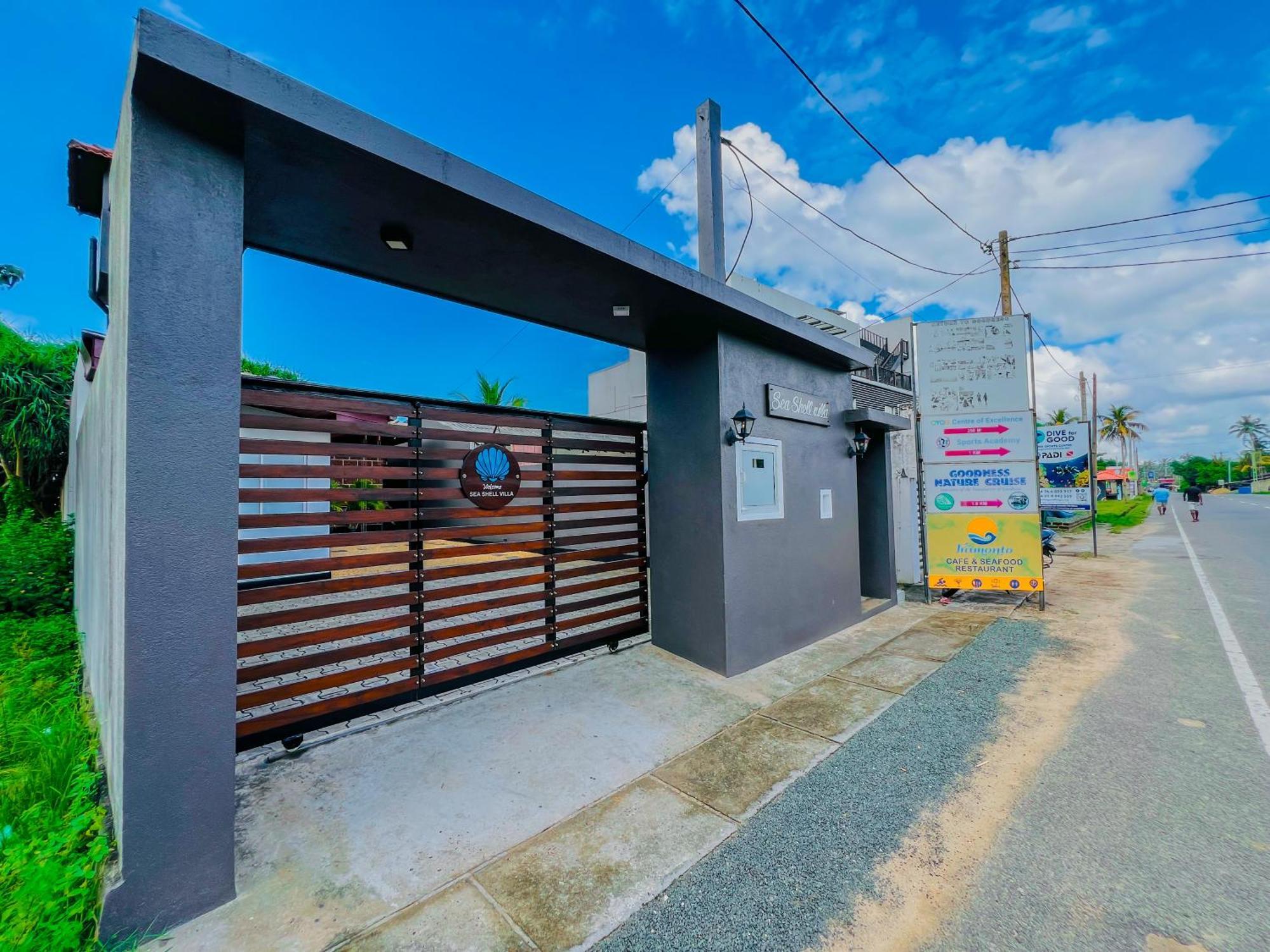 Sea Shell Villa Hikkaduwa 2 Separate Cabanas Ocean Front Villa 외부 사진