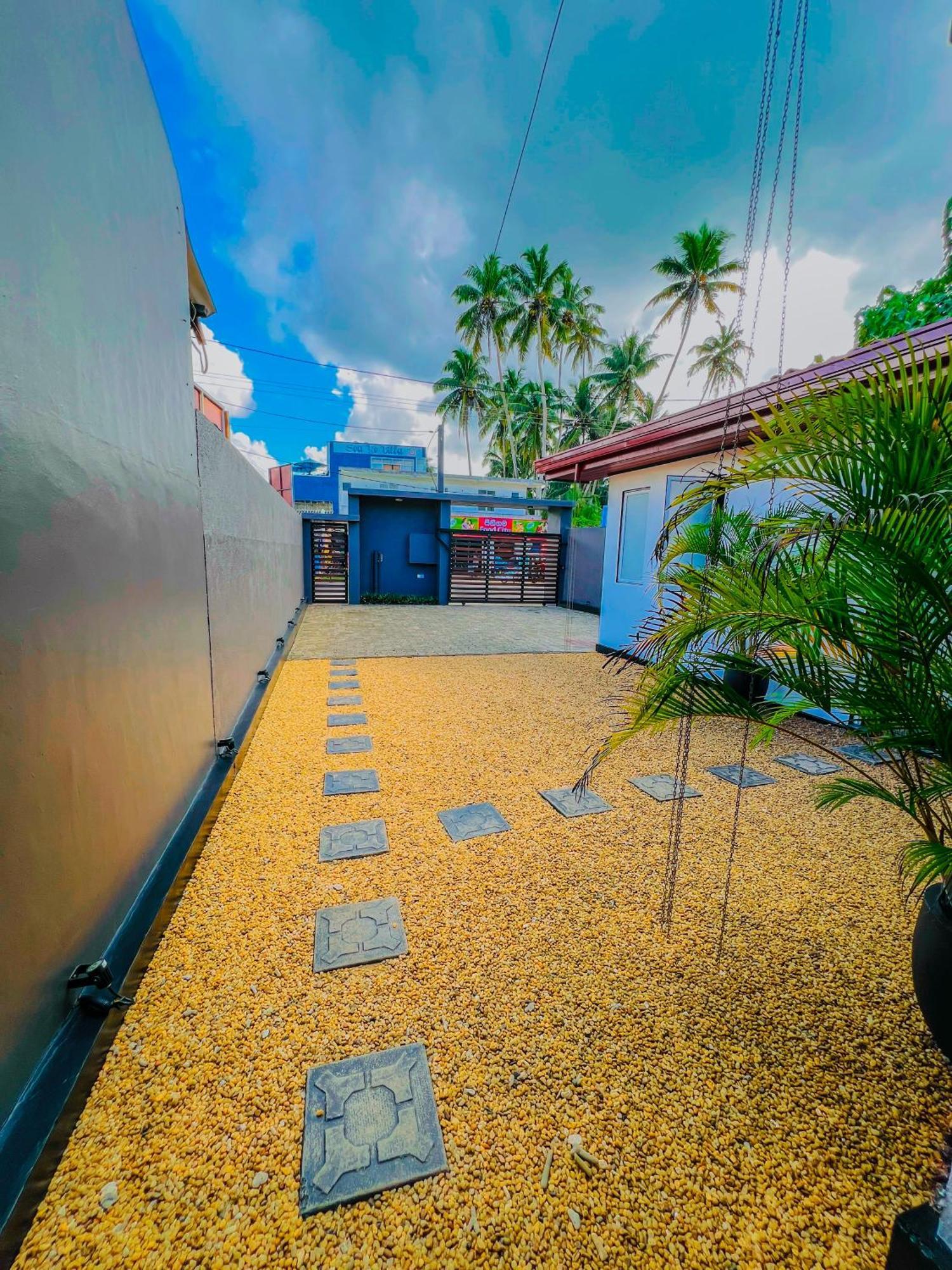Sea Shell Villa Hikkaduwa 2 Separate Cabanas Ocean Front Villa 외부 사진